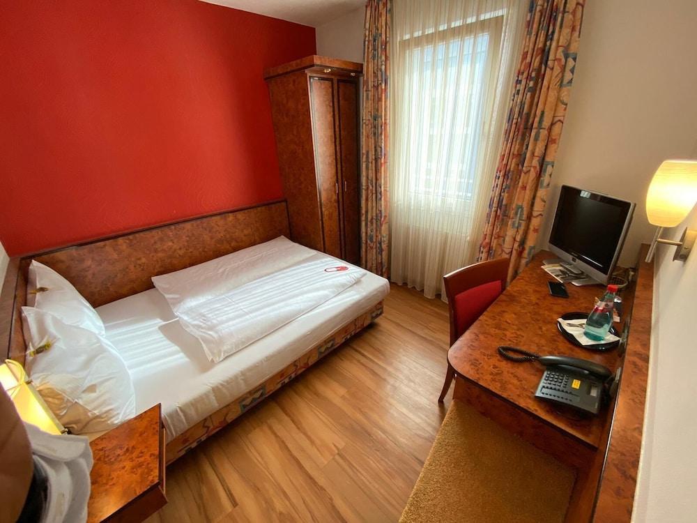 Hotel Miramar Am Roemer Франкфурт-на-Майні Екстер'єр фото